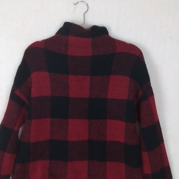 Tahari‎ Wool Blend Mock Neck Knit Sweater Size Medium Red, Black Buffalo Plaid - Picture 6 of 10